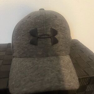 Under Armour Heathered Black Cap